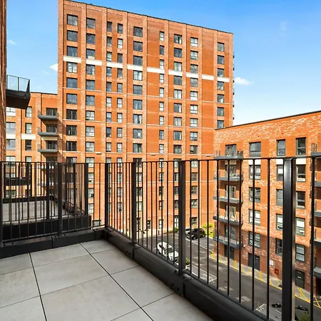 Apartment Stylish Two Bedroom - Two Bathrooms - Balcony - Fast Wifi 405sw *