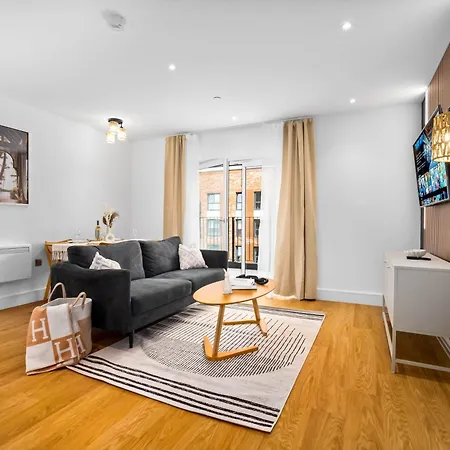 Apartment Stylish Two Bedroom - Two Bathrooms - Balcony - Fast Wifi 405sw Birmingham